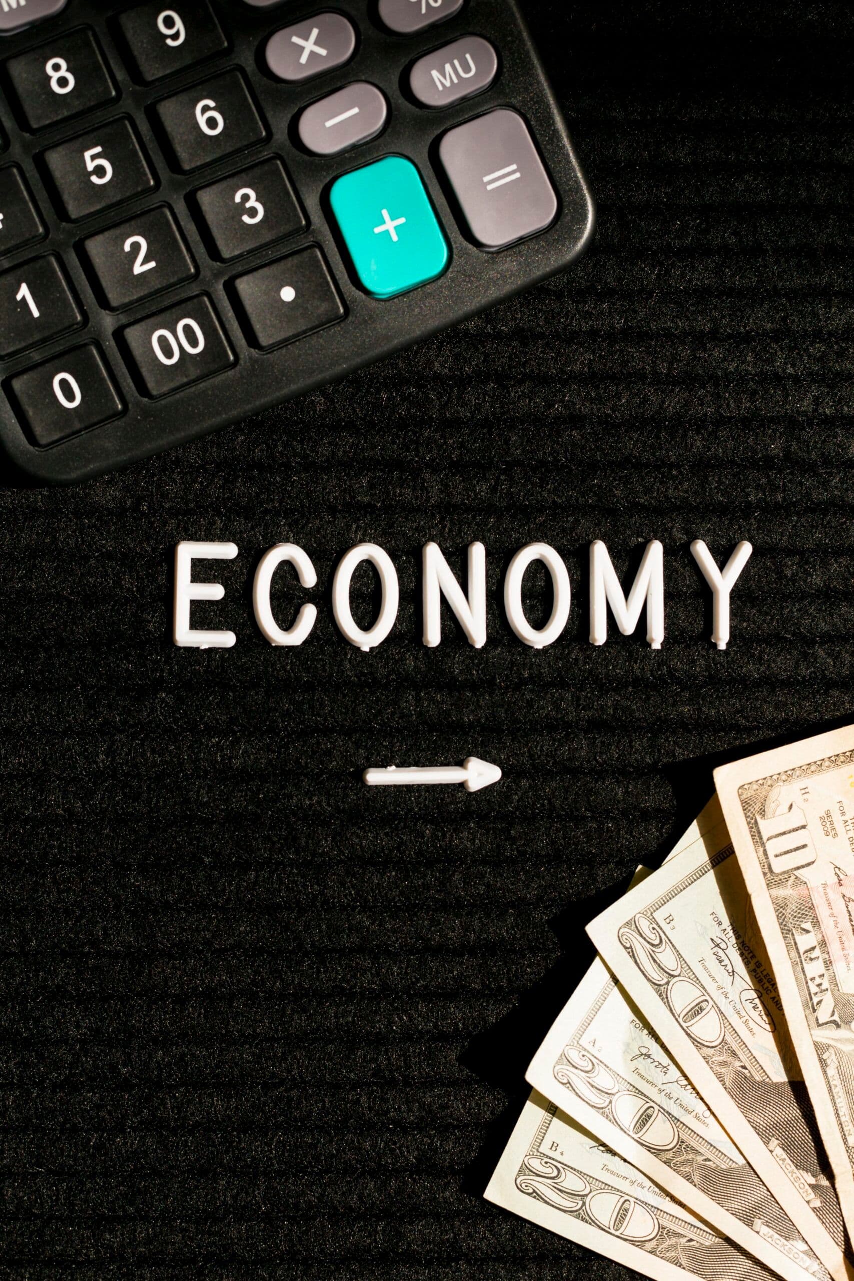 2025 ends with economic gains amid rising fiscal risks
